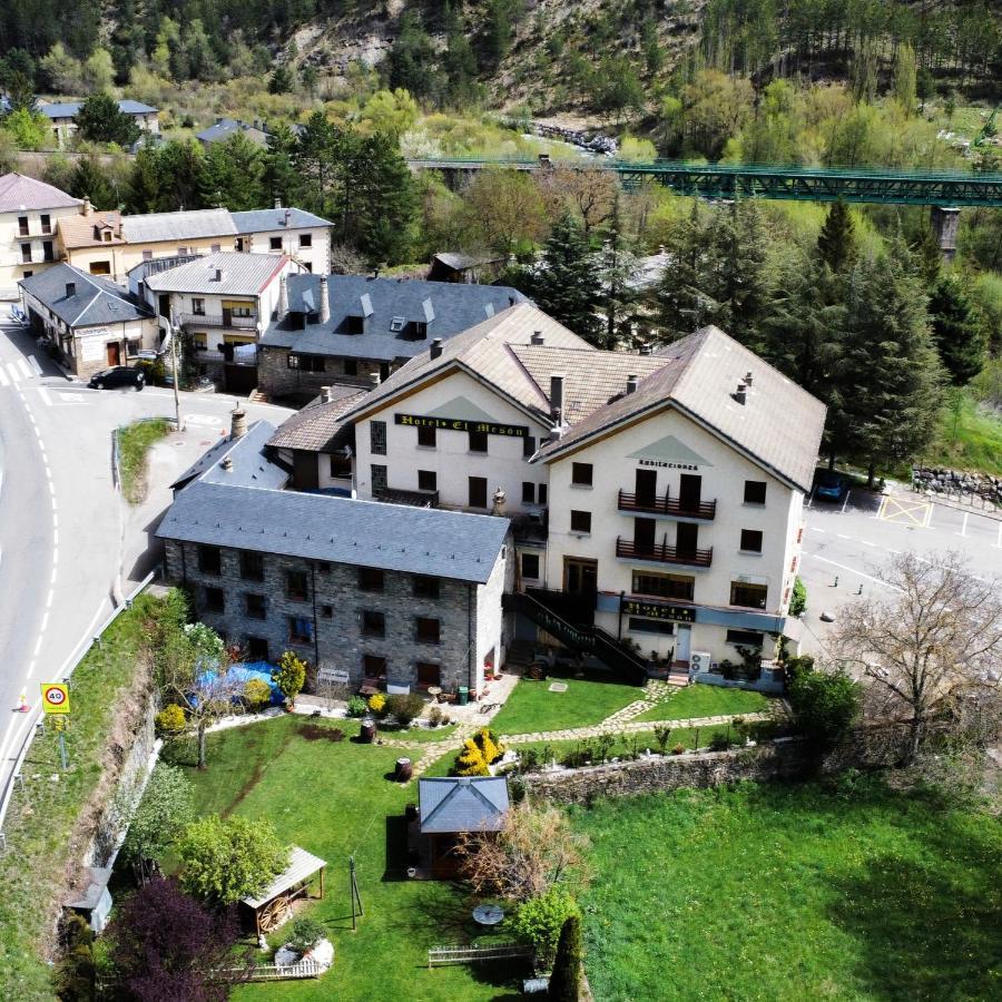 Meson De Castiello Guest House กาสเตียโญ เด ฮากา ภายนอก รูปภาพ