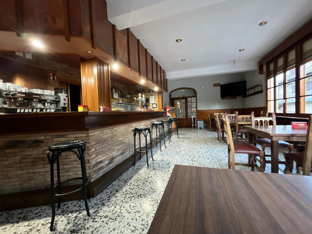 Meson De Castiello Guest House กาสเตียโญ เด ฮากา ภายนอก รูปภาพ