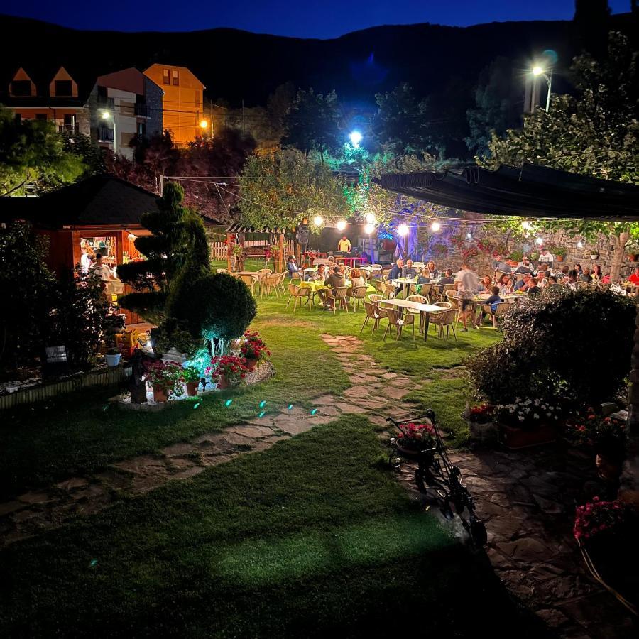 Meson De Castiello Guest House กาสเตียโญ เด ฮากา ภายนอก รูปภาพ