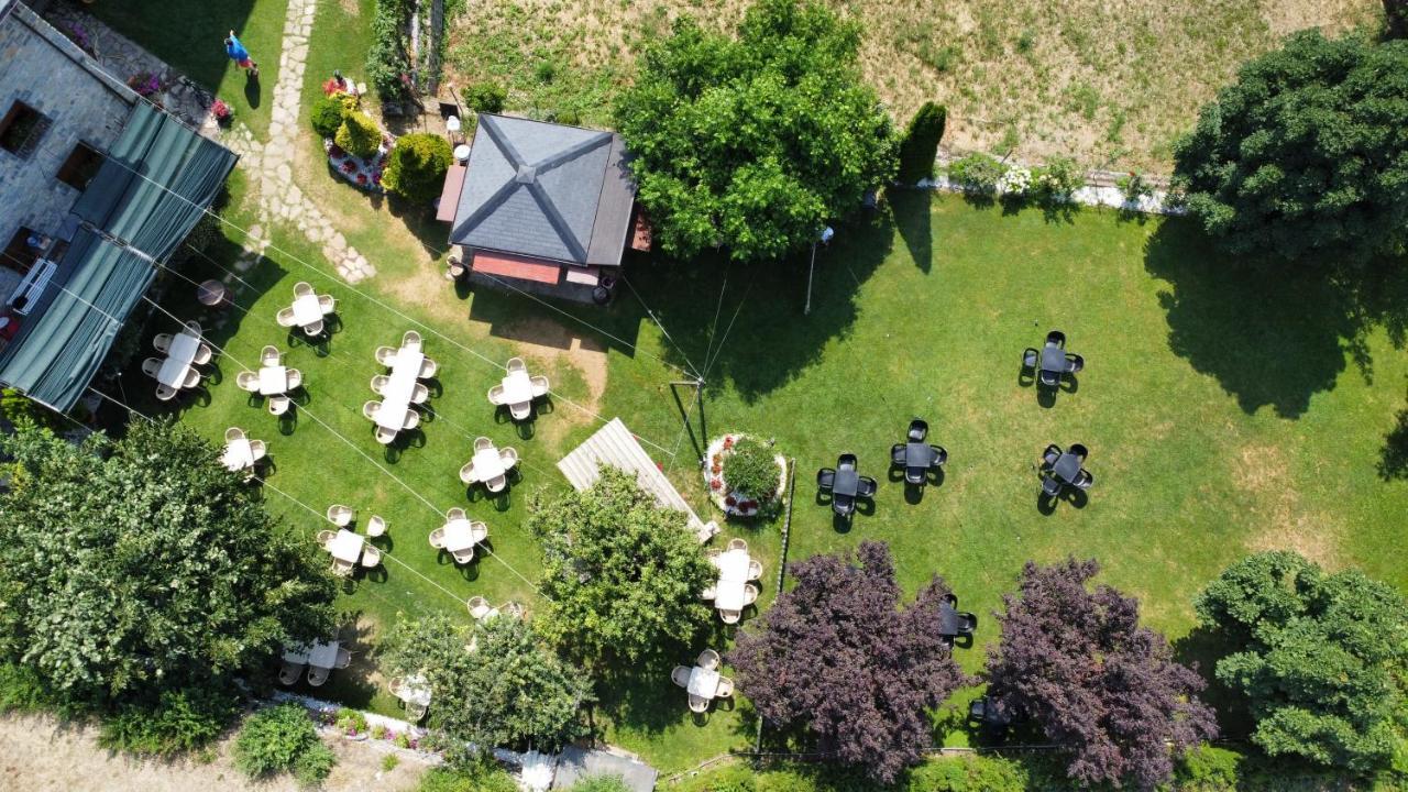 Meson De Castiello Guest House กาสเตียโญ เด ฮากา ภายนอก รูปภาพ